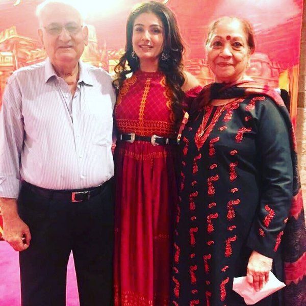 Raveena tandon father and mother