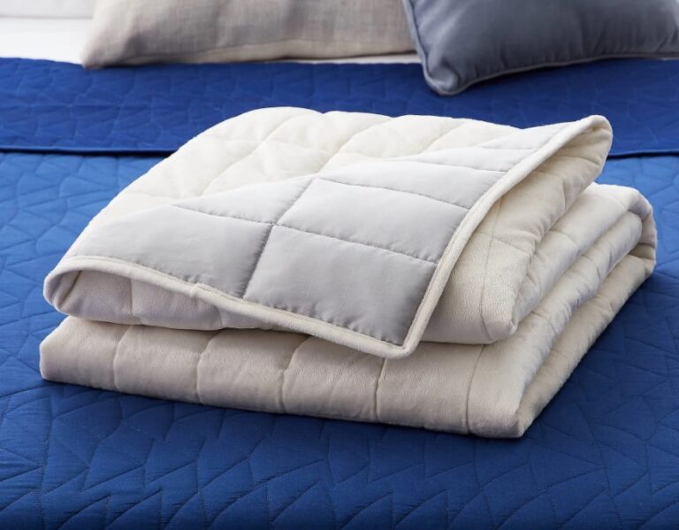 6 Things You Need To Know Before Using A Weighted Blanket World