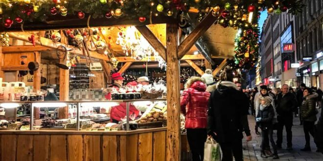 Seasonal street shop